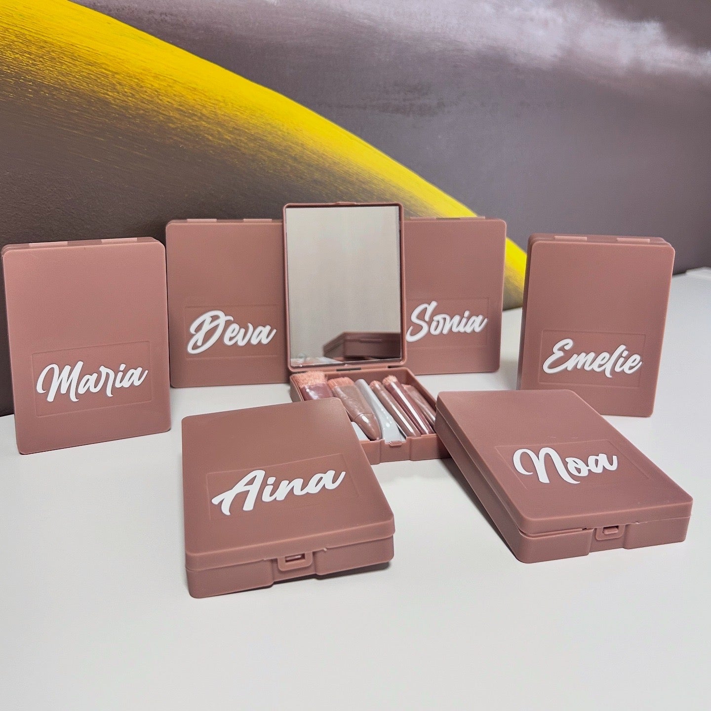 Set de 5 Mini Brochas de Maquillaje en Estuche Personalizado con Espejo